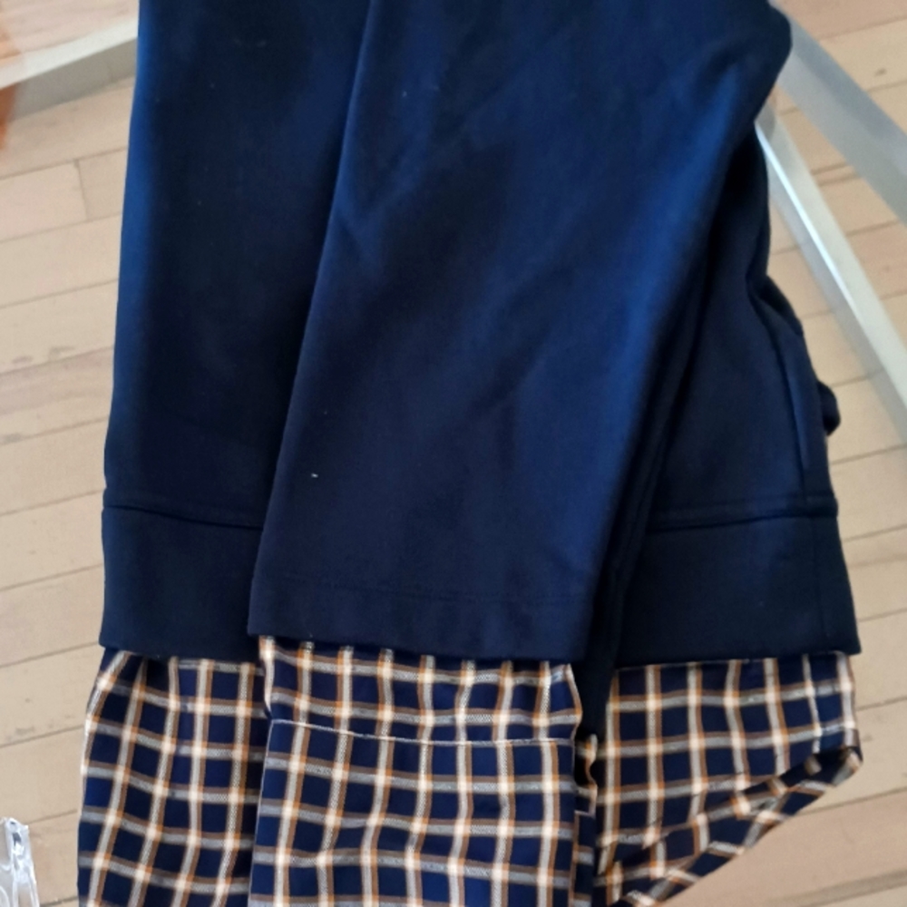 Women navy pull on